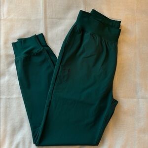 Under Armour Women’s High Rise Woven Dark Green Pants Size XS